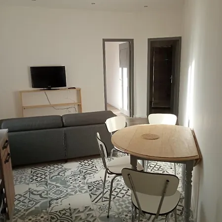 Proche Toutes Commodites *